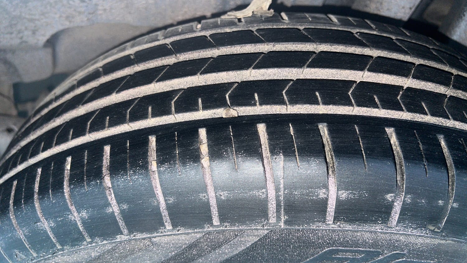 Used 2022 Maruti Suzuki Baleno Delta MT Petrol Manual tyres LEFT REAR TYRE TREAD VIEW