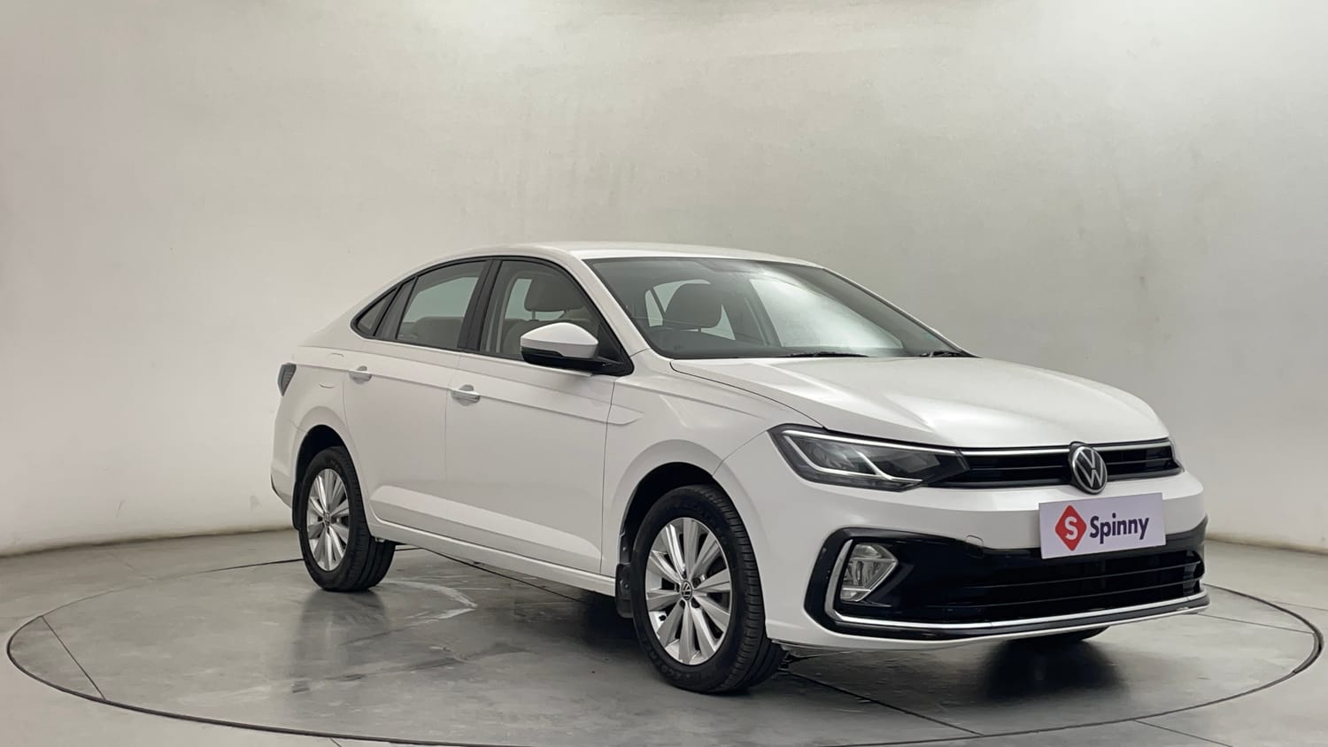 Used 2023 Volkswagen Virtus Highline 1.0 TSI MT Petrol Manual exterior RIGHT FRONT CORNER VIEW