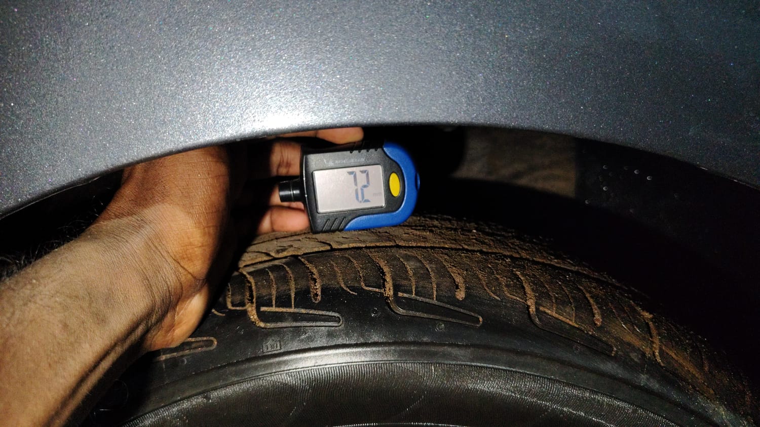 Used 2017 Hyundai Grand i10 Sportz (O) 1.2 Kappa VTVT Petrol Manual tyres RIGHT FRONT TYRE TREAD VIEW