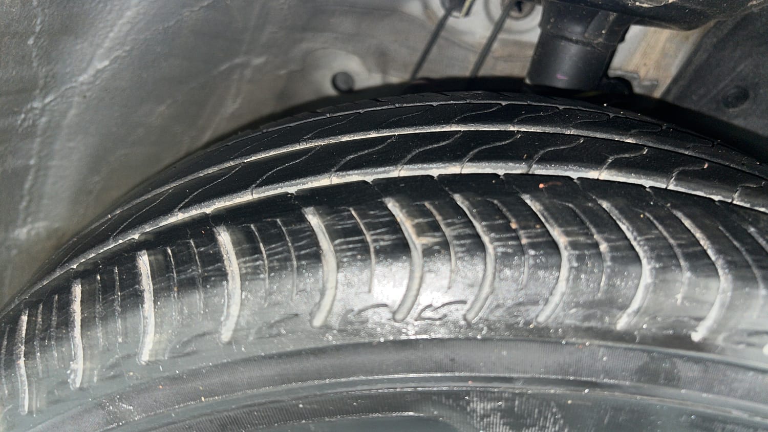 Used 2021 Honda Amaze 1.2 V MT Petrol Petrol Manual tyres RIGHT FRONT TYRE TREAD VIEW