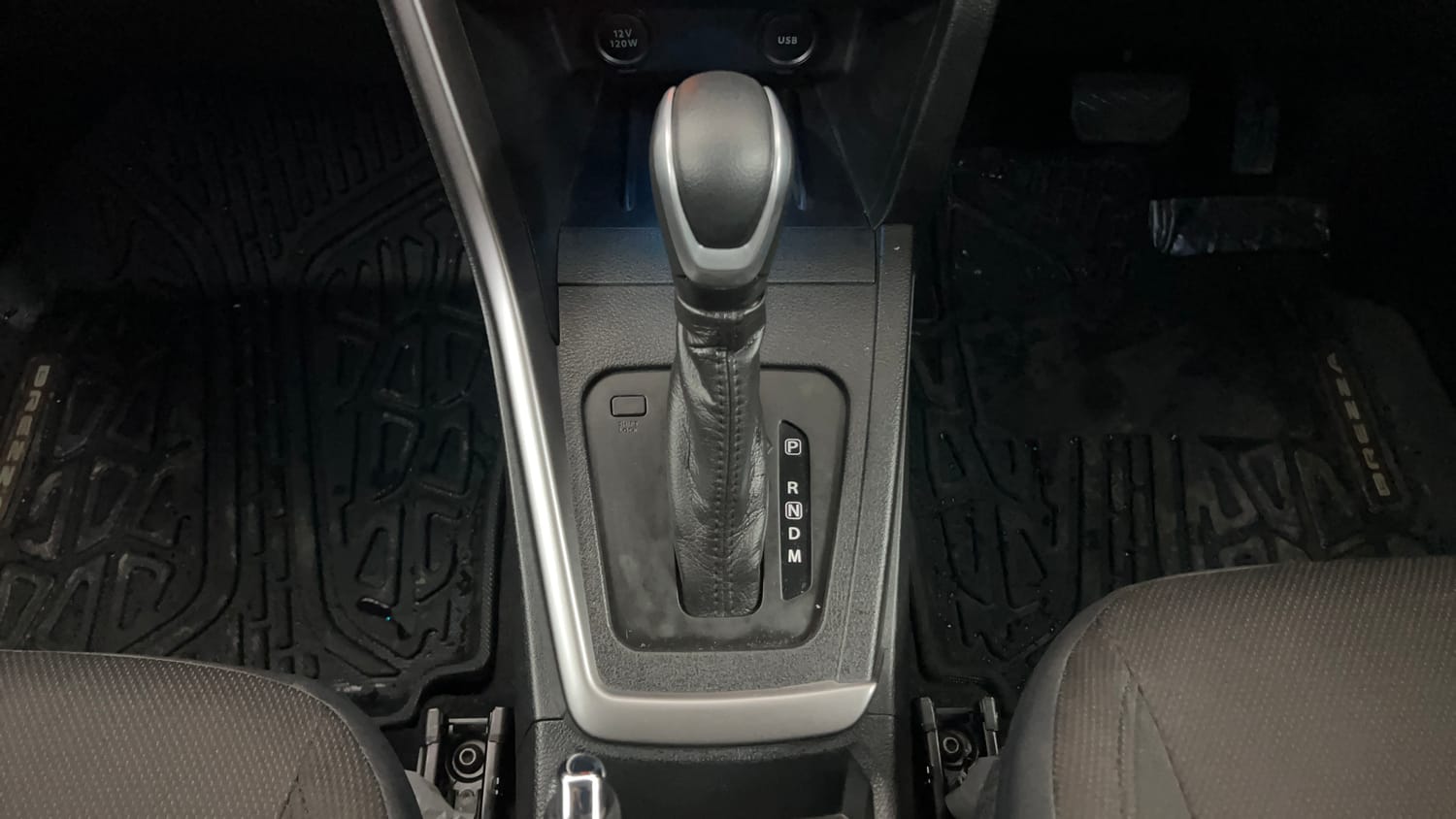 Used 2025 Maruti Suzuki Brezza ZXi Plus AT Petrol Automatic interior GEAR  KNOB VIEW