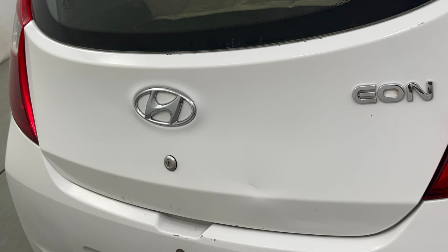 Used 2019 Hyundai Eon Magna + Petrol Manual dents MINOR SCRATCH