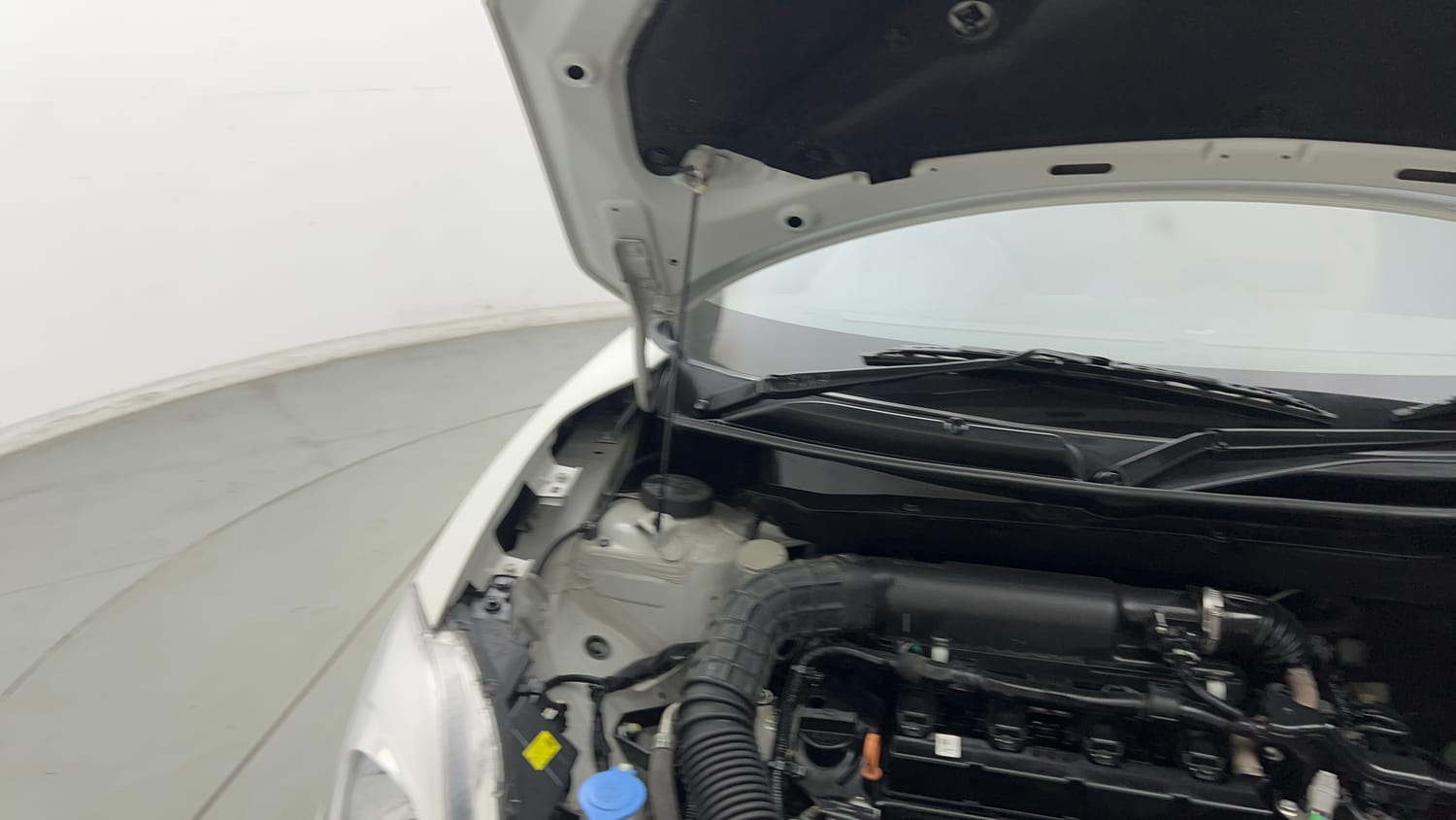 Used 2023 Maruti Suzuki Swift LXi Petrol Manual engine ENGINE RIGHT SIDE HINGE & APRON VIEW
