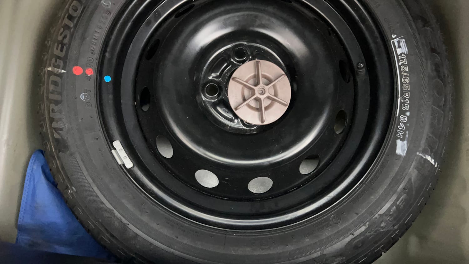 Used 2022 Maruti Suzuki Ignis Delta 1.2 MT Petrol Manual tyres SPARE TYRE VIEW