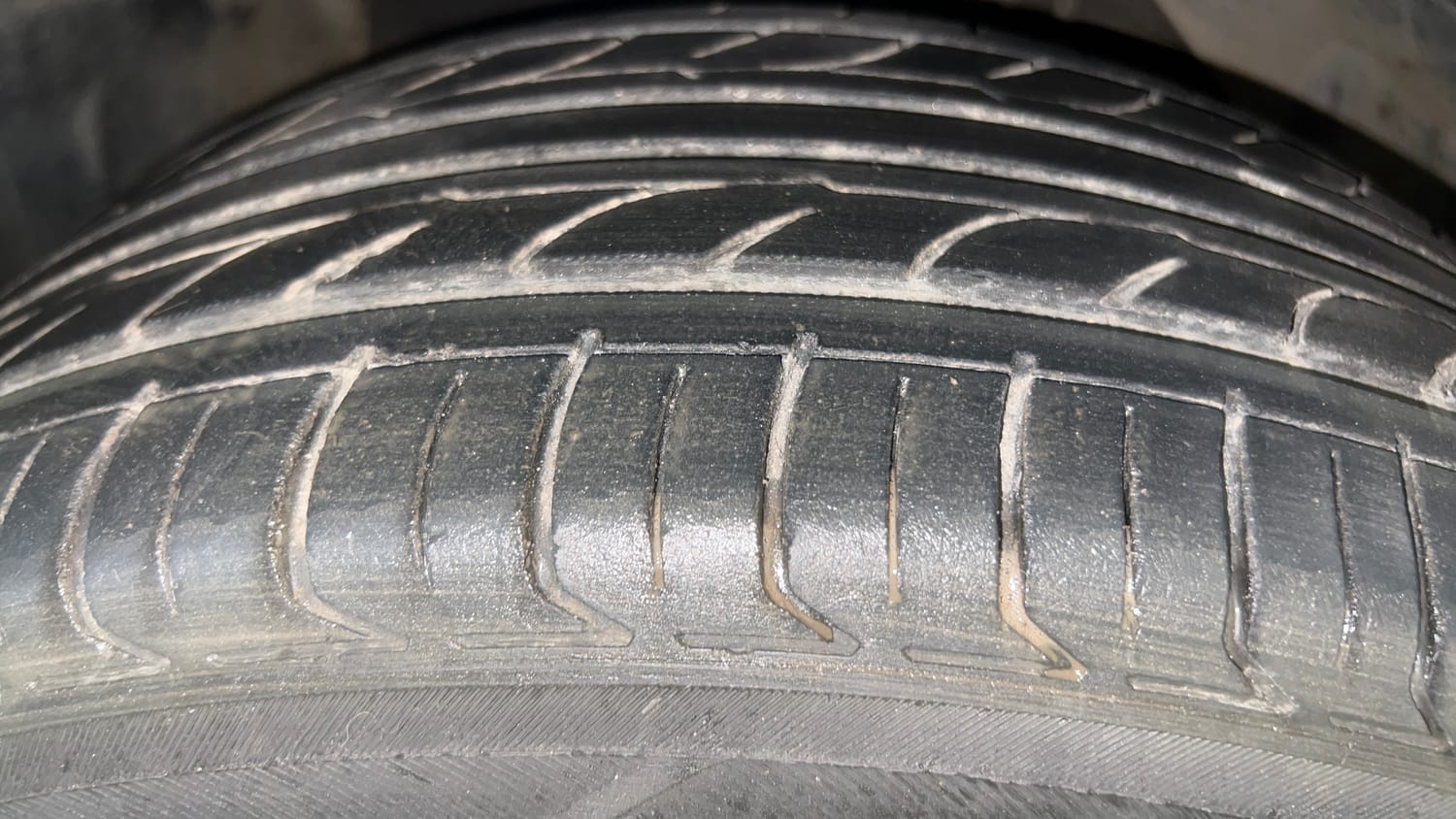 Used 2016 Maruti Suzuki S-Cross Delta 1.6 Diesel Manual tyres RIGHT FRONT TYRE TREAD VIEW