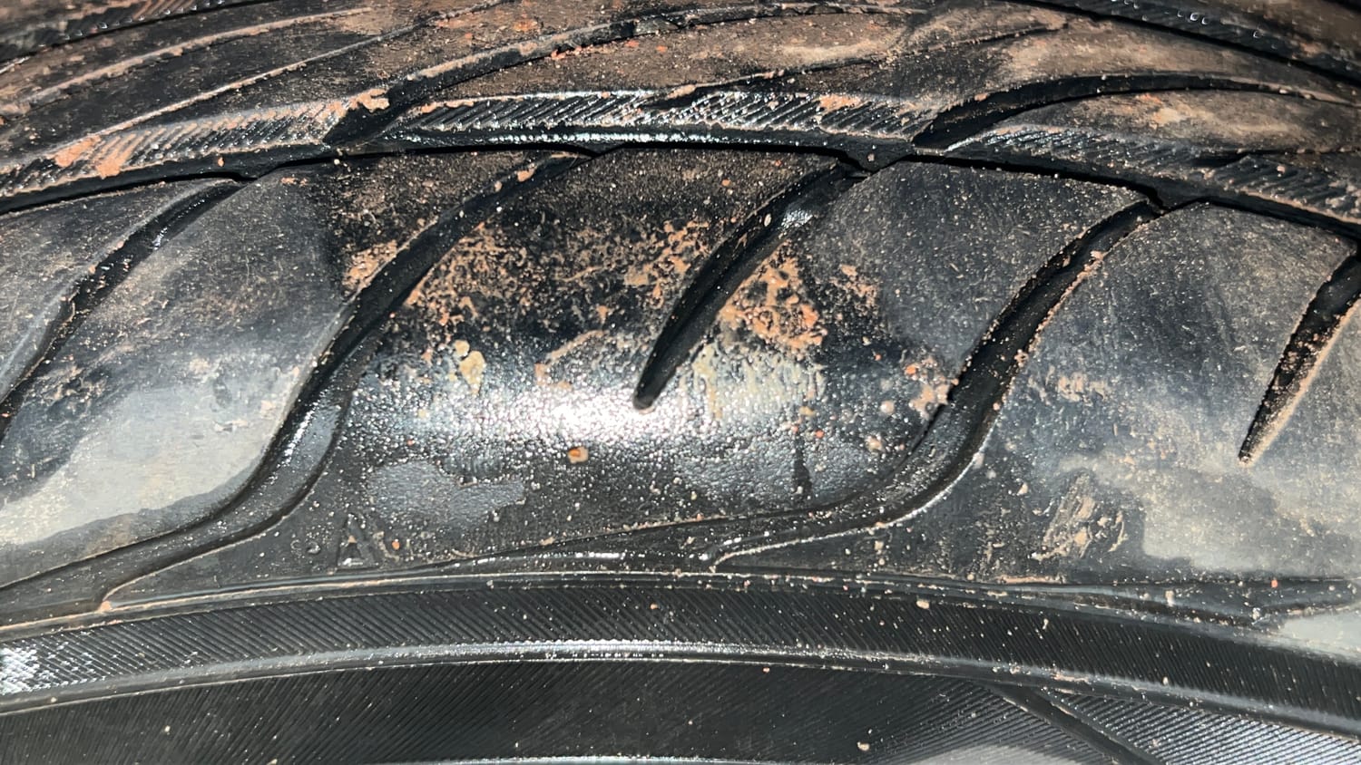 Used 2019 Ford Figo Aspire Titanium Plus 1.2 Ti-VCT Petrol Manual tyres RIGHT REAR TYRE TREAD VIEW