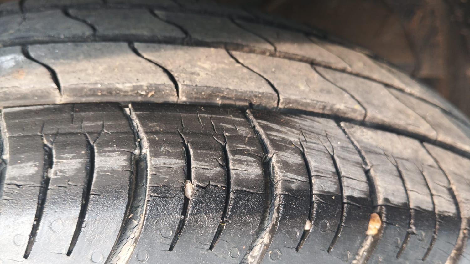 Used 2021 Maruti Suzuki Baleno Delta Petrol Manual tyres RIGHT FRONT TYRE TREAD VIEW