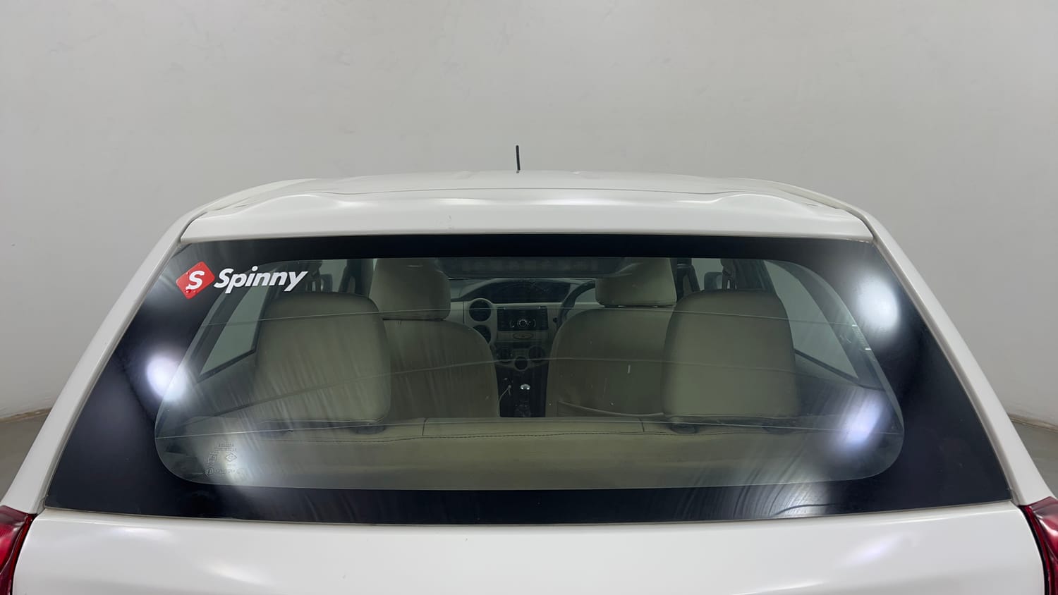 Used 2014 Toyota Etios Liva GD Diesel Manual exterior BACK WINDSHIELD VIEW