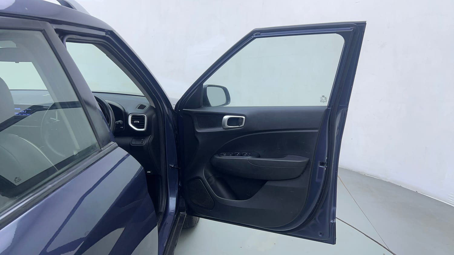 Used 2019 Hyundai Venue S 1.2 Petrol Petrol Manual interior RIGHT FRONT DOOR OPEN VIEW