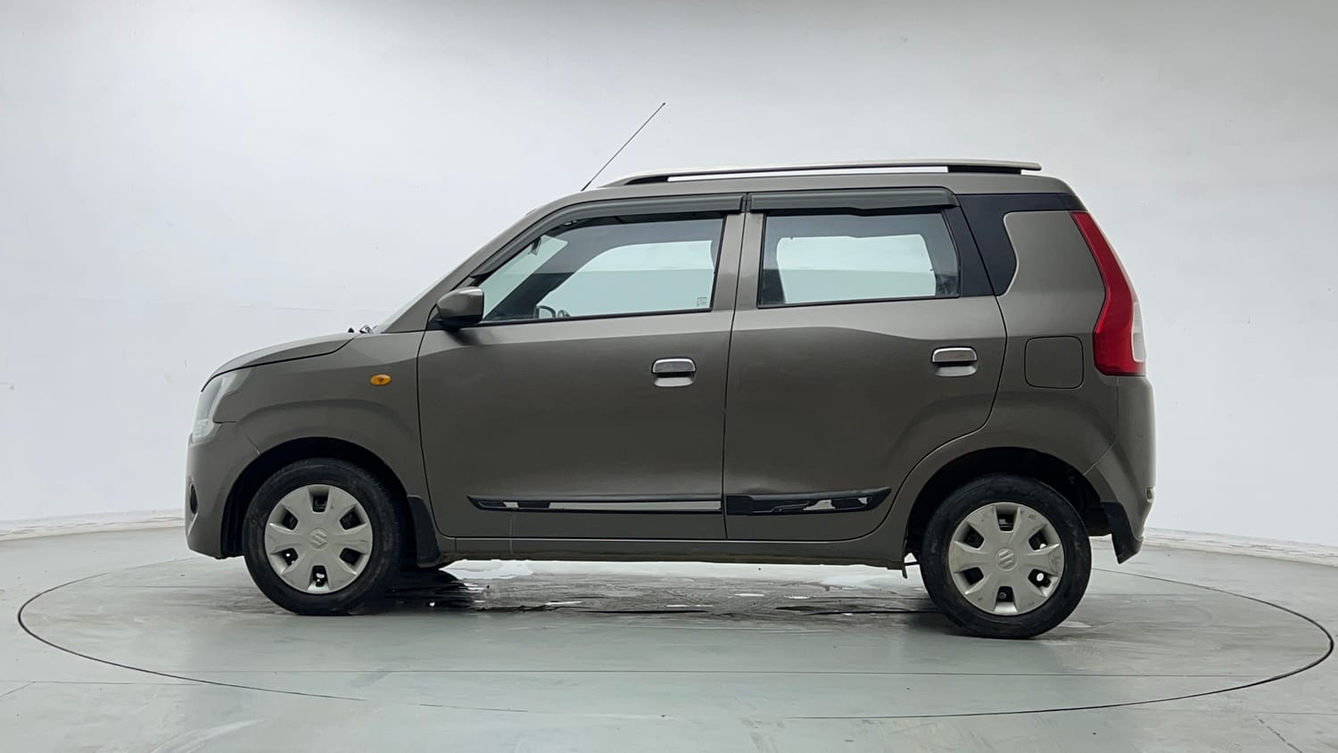 Used 2023 Maruti Suzuki Wagon R VXI 1.0 Petrol Manual exterior LEFT SIDE VIEW