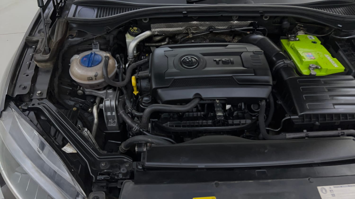 Used 2018 Skoda Superb Style TSI AT Petrol Automatic engine ENGINE RIGHT SIDE VIEW