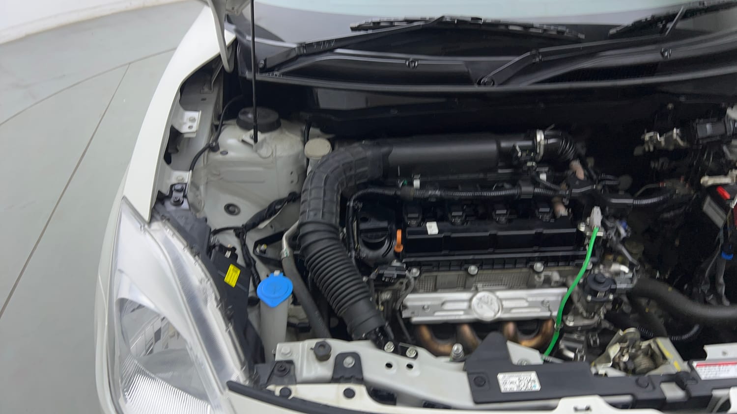Used 2023 Maruti Suzuki Swift LXi Petrol Manual engine ENGINE RIGHT SIDE VIEW