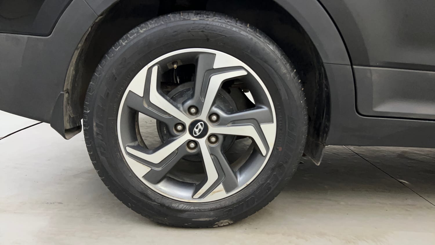 Used 2019 Hyundai Creta SX 1.6 AT Petrol Petrol Automatic tyres RIGHT REAR TYRE RIM VIEW