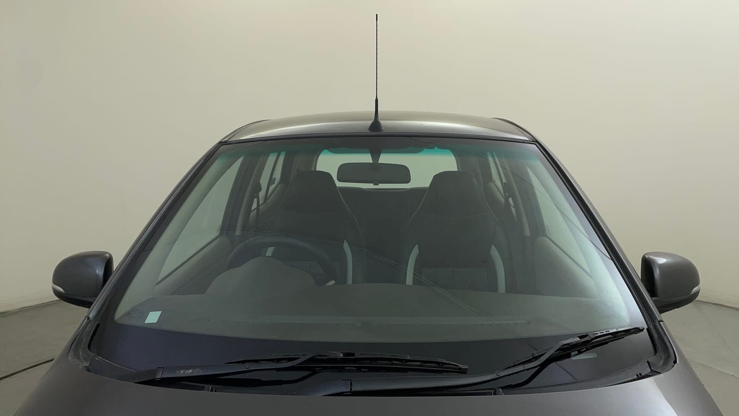 Used 2013 Hyundai i10 Magna 1.2 Kappa2 Petrol Manual exterior FRONT WINDSHIELD VIEW