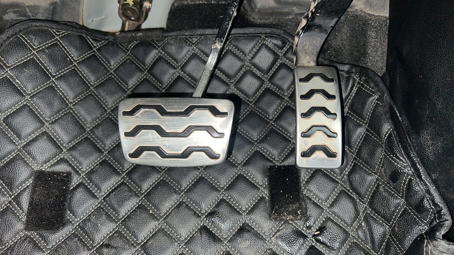 Used 2021 Kia Sonet GTX Plus 1.0 DCT Petrol Automatic interior PEDALS VIEW