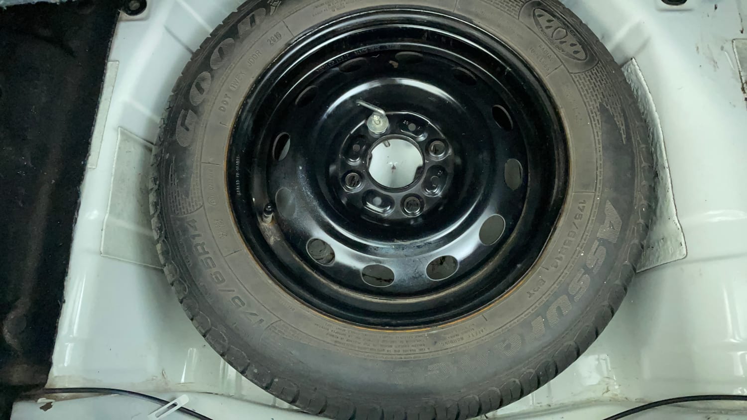 Used 2016 Tata Tiago Revotron XT Petrol Manual tyres SPARE TYRE VIEW