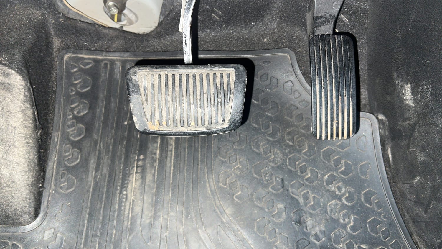 Used 2017 Hyundai Verna SX (O) 1.6 VTVT AT Petrol Automatic interior PEDALS VIEW
