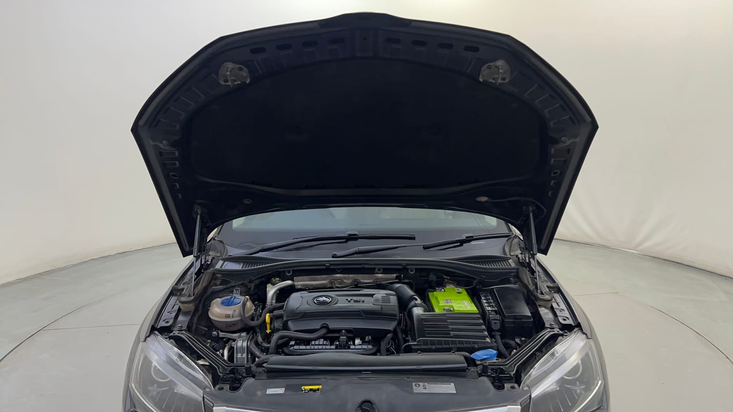Used 2018 Skoda Superb Style TSI AT Petrol Automatic engine ENGINE & BONNET OPEN FRONT VIEW