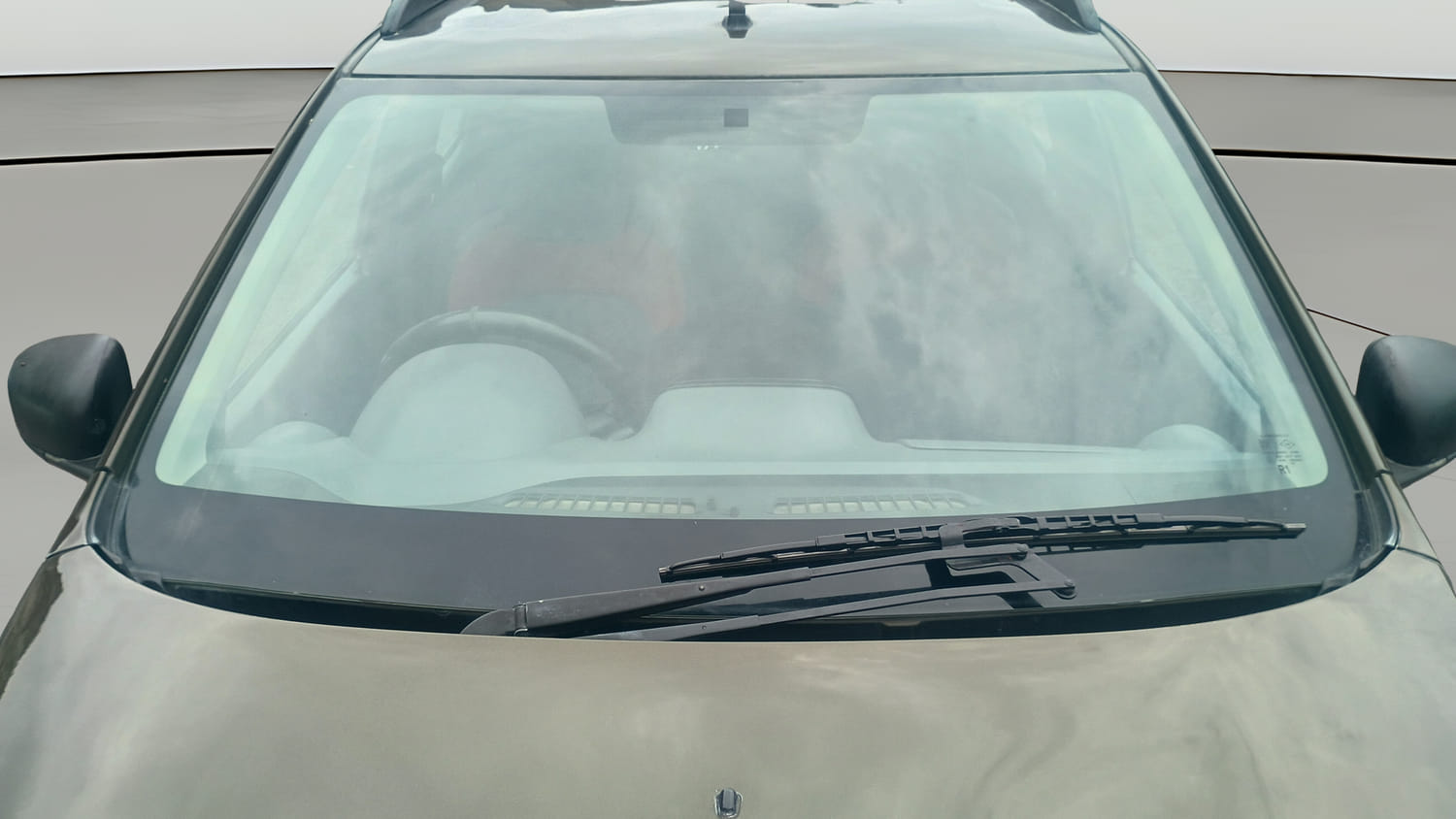 Used 2019 Renault Kwid RXT Opt Petrol Manual exterior FRONT WINDSHIELD VIEW