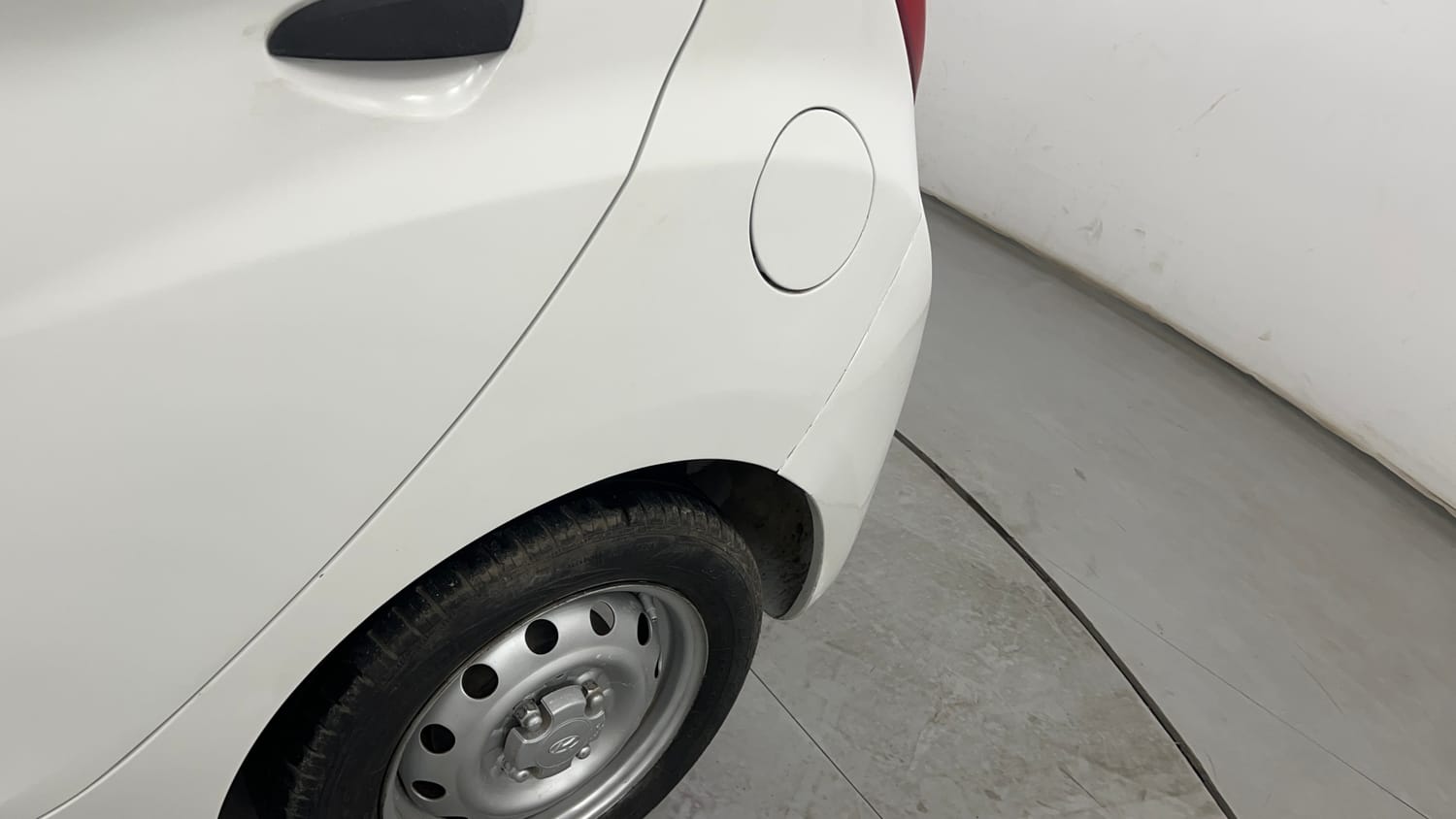 Used 2018 Hyundai Eon Era + Petrol Manual dents MINOR SCRATCH