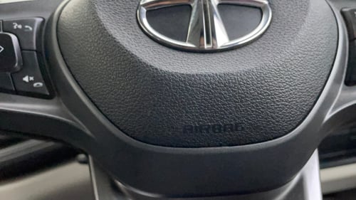 Used 2022 Tata Altroz XZA Petrol Petrol Automatic top_features Airbags