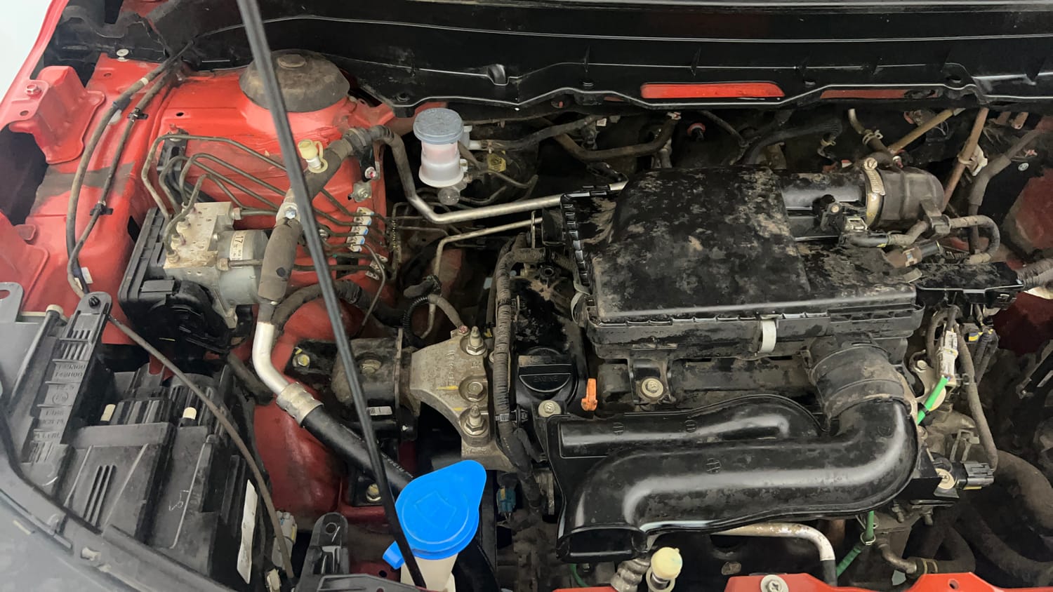 Used 2022 Maruti Suzuki Brezza Zxi Plus Dual Tone Petrol Manual engine ENGINE RIGHT SIDE VIEW