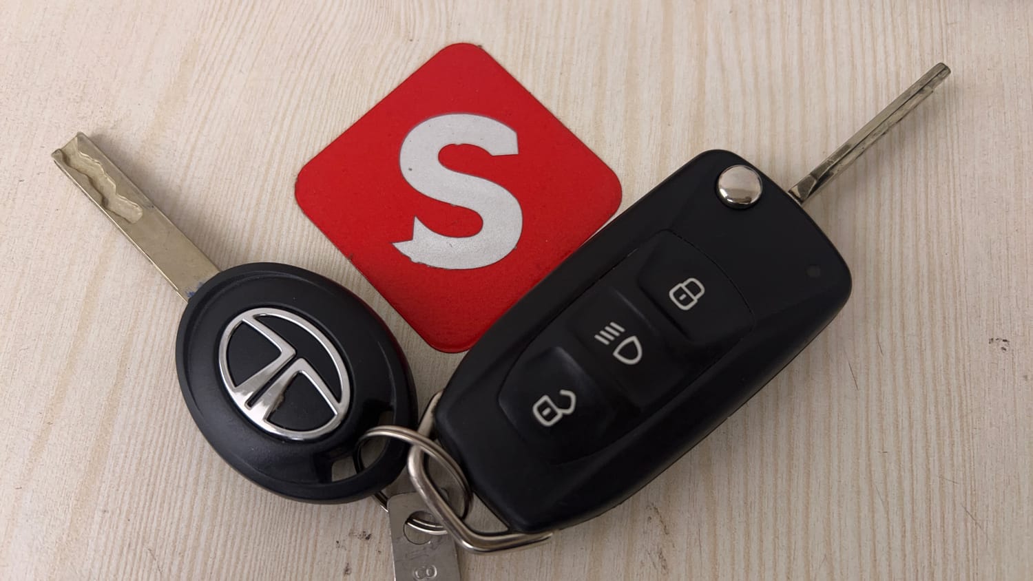 Used 2020 Tata Tiago XT Petrol Manual extra CAR KEY VIEW