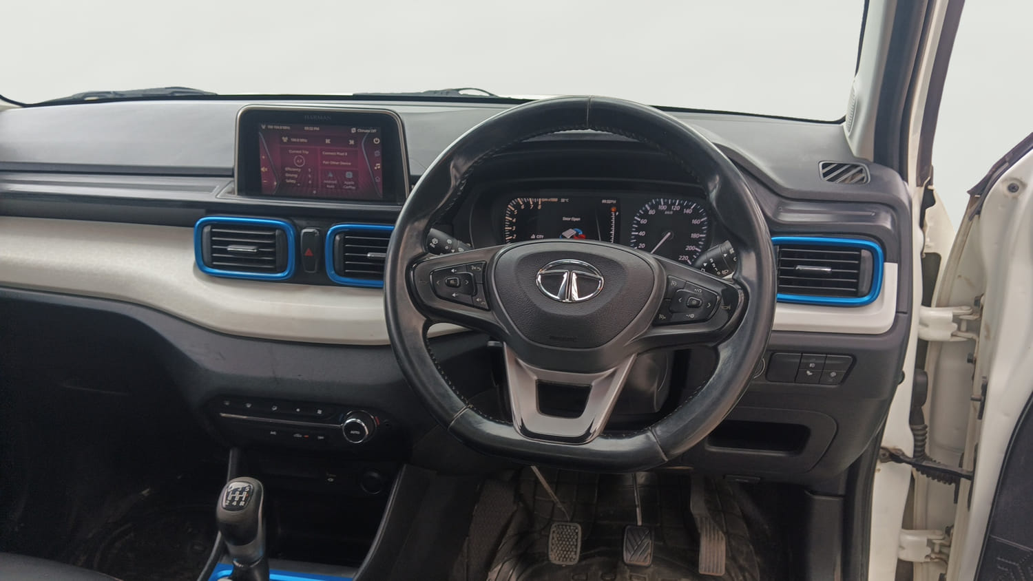 Used 2022 Tata Punch Creative MT Petrol Manual interior STEERING VIEW