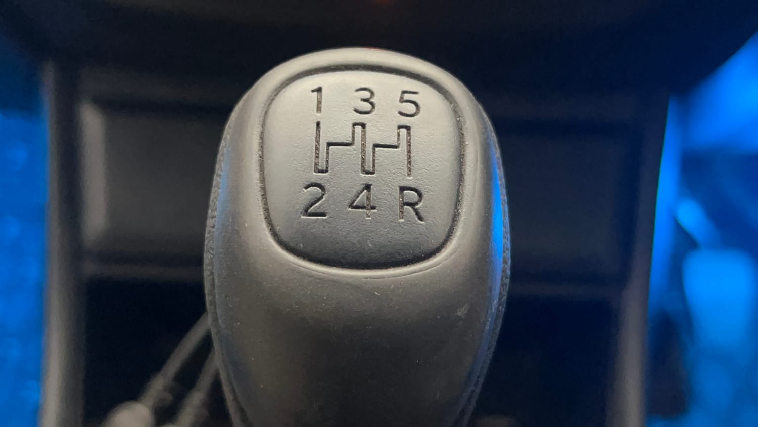 Used 2024 Tata Punch Pure MT Petrol Manual interior GEAR  KNOB VIEW