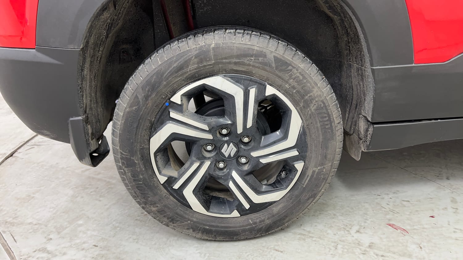 Used 2025 Maruti Suzuki Brezza ZXi Plus AT Petrol Automatic tyres RIGHT REAR TYRE RIM VIEW