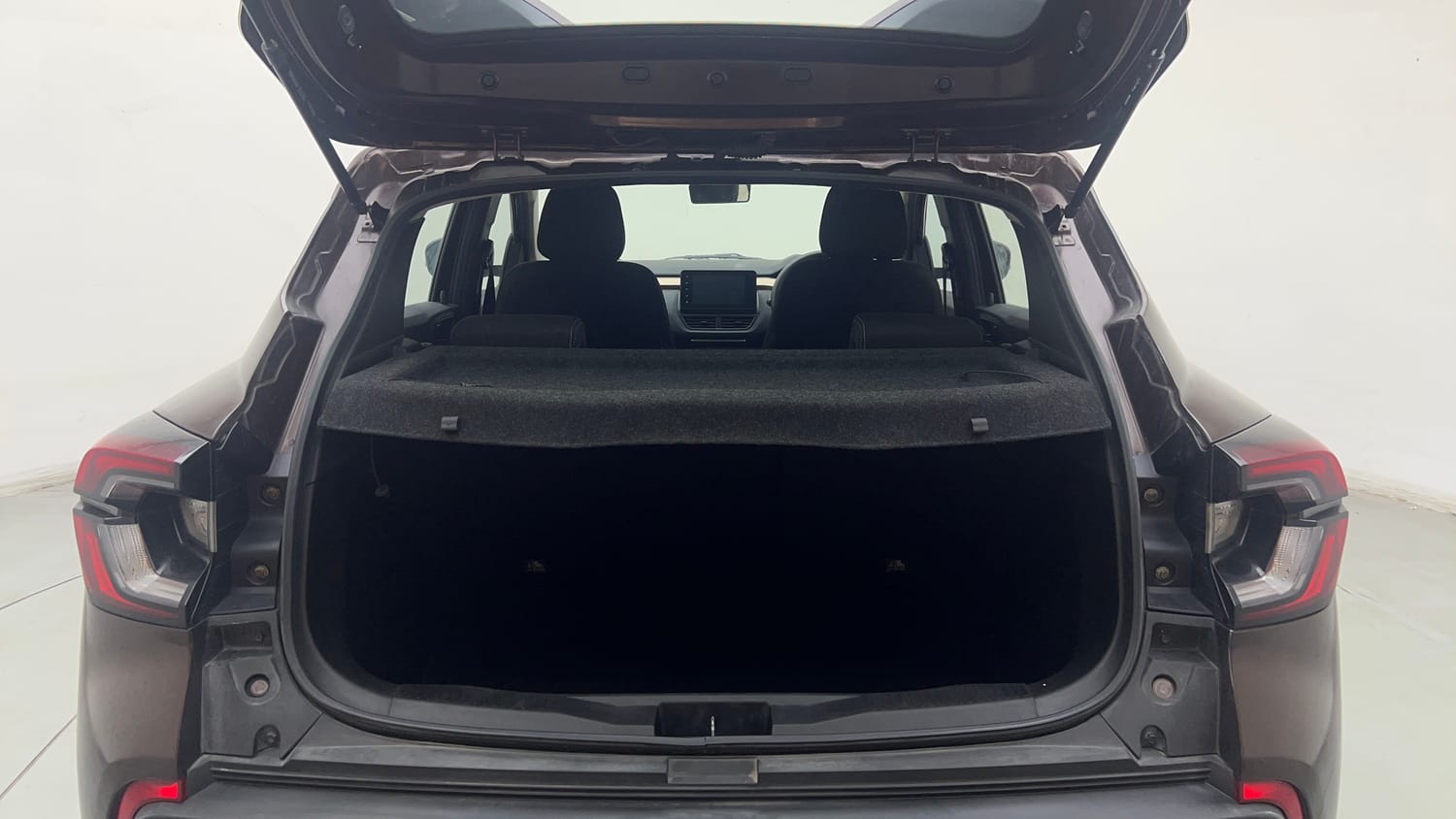 Used 2021 Renault Kiger RXT 1.0 Turbo MT Petrol Manual interior DICKY INSIDE VIEW