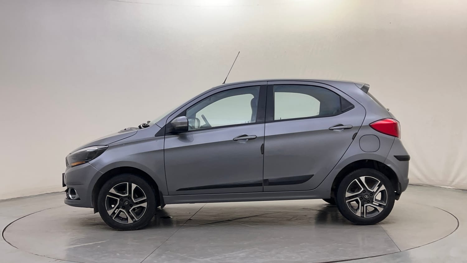 Used 2019 Tata Tiago Revotron XZA Plus Petrol Automatic exterior LEFT SIDE VIEW