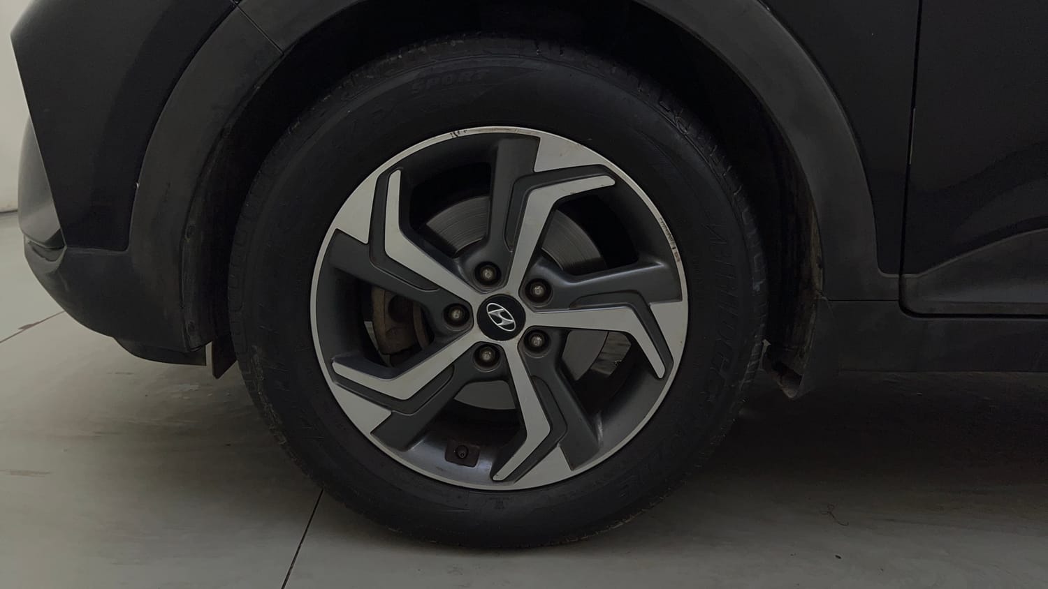 Used 2019 Hyundai Creta SX 1.6 AT Petrol Petrol Automatic tyres LEFT FRONT TYRE RIM VIEW