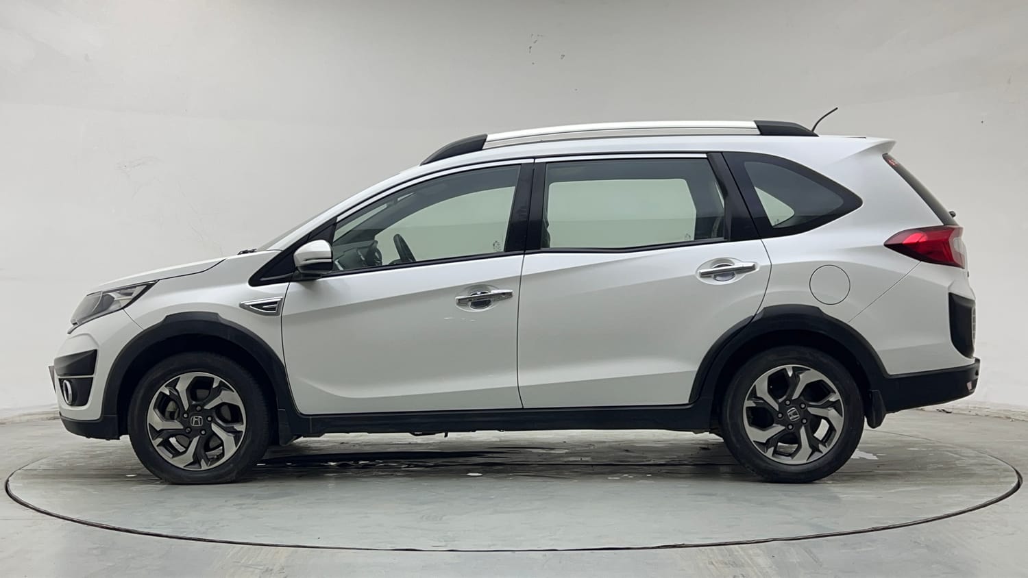 Used 2018 Honda BR-V V CVT Petrol Petrol Automatic exterior LEFT SIDE VIEW