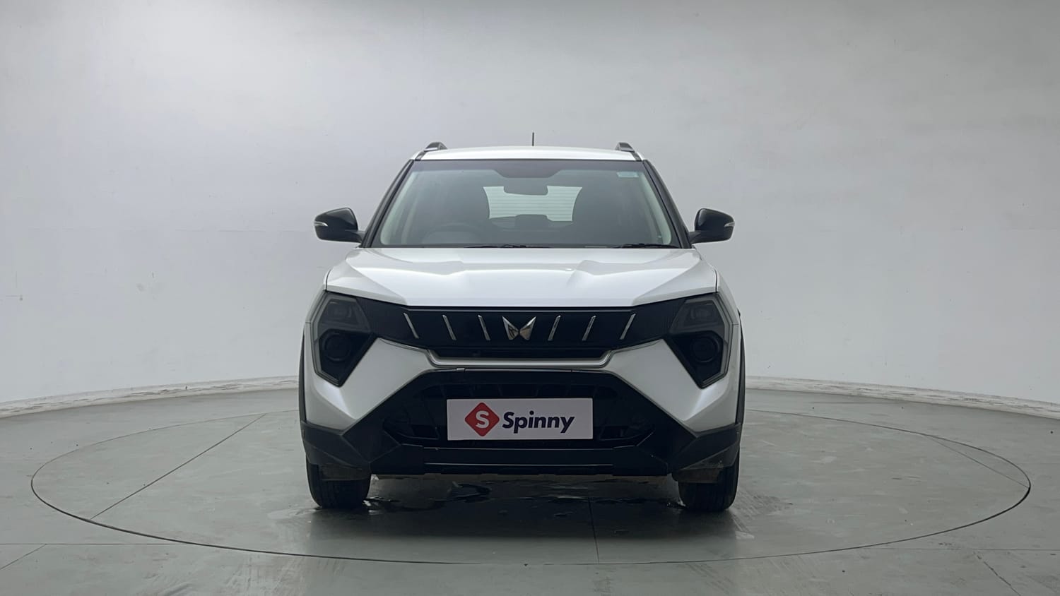 Used 2025 Mahindra XUV 3XO AX5 1.2 Petrol Petrol Manual exterior FRONT VIEW