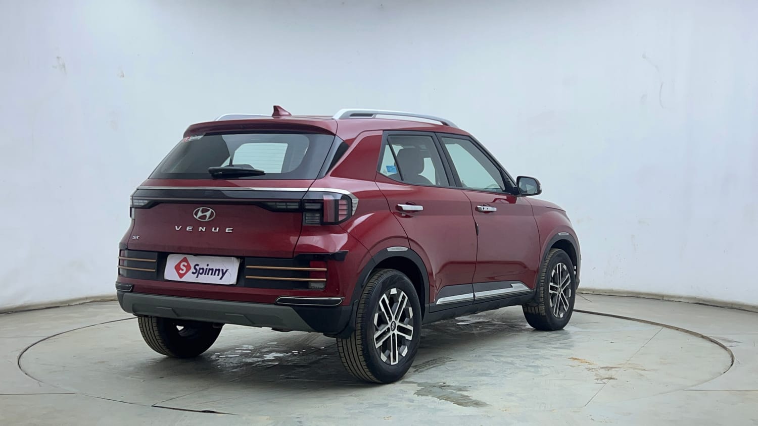 Used 2022 Hyundai Venue SX (O) 1.5 CRDi Diesel Manual exterior RIGHT REAR CORNER VIEW