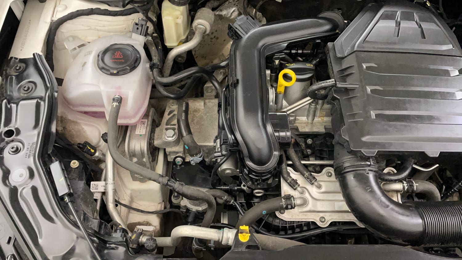 Used 2023 Volkswagen Virtus Highline 1.0 TSI MT Petrol Manual engine ENGINE RIGHT SIDE VIEW