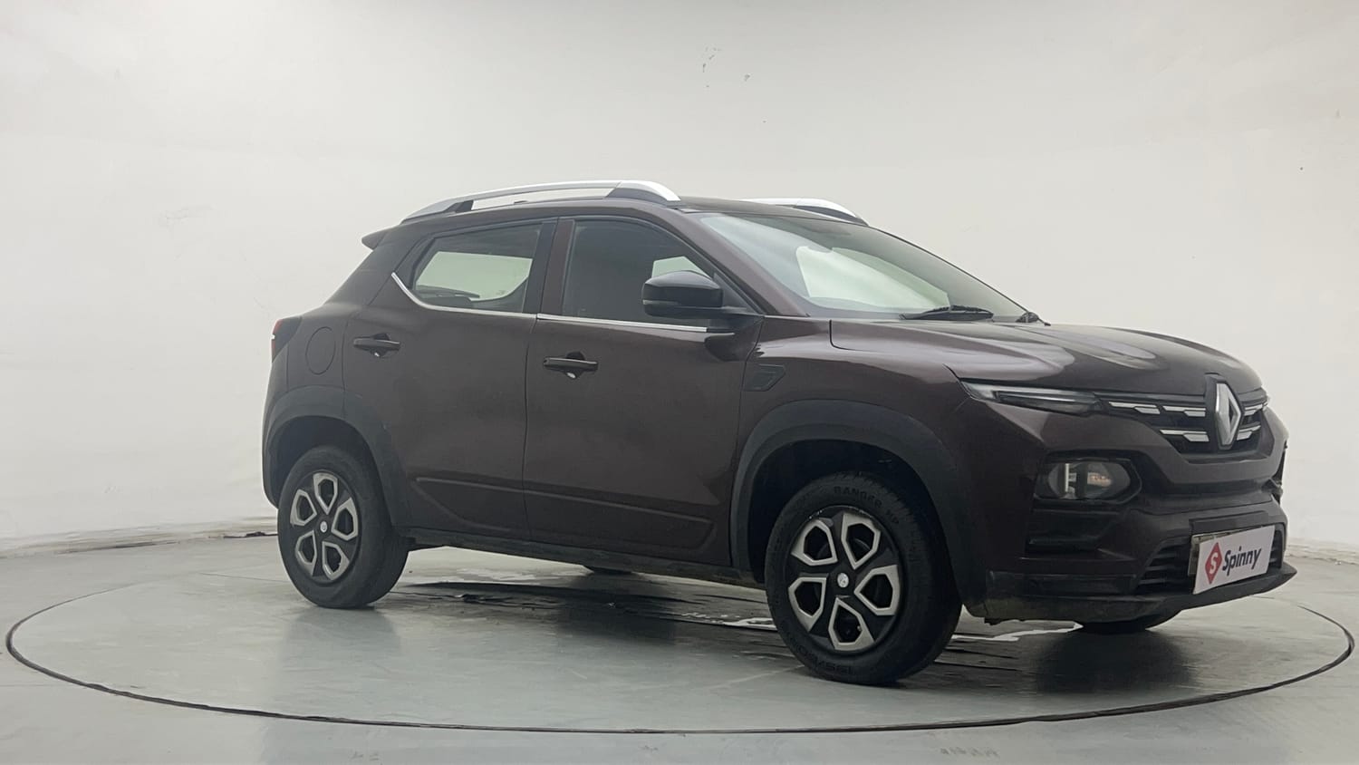 Used 2021 Renault Kiger RXT 1.0 Turbo MT Petrol Manual exterior RIGHT FRONT CORNER VIEW