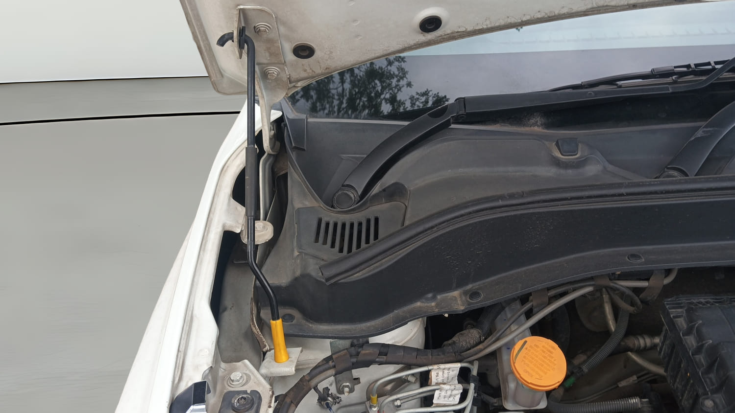 Used 2022 Tata Punch Creative MT Petrol Manual engine ENGINE RIGHT SIDE HINGE & APRON VIEW