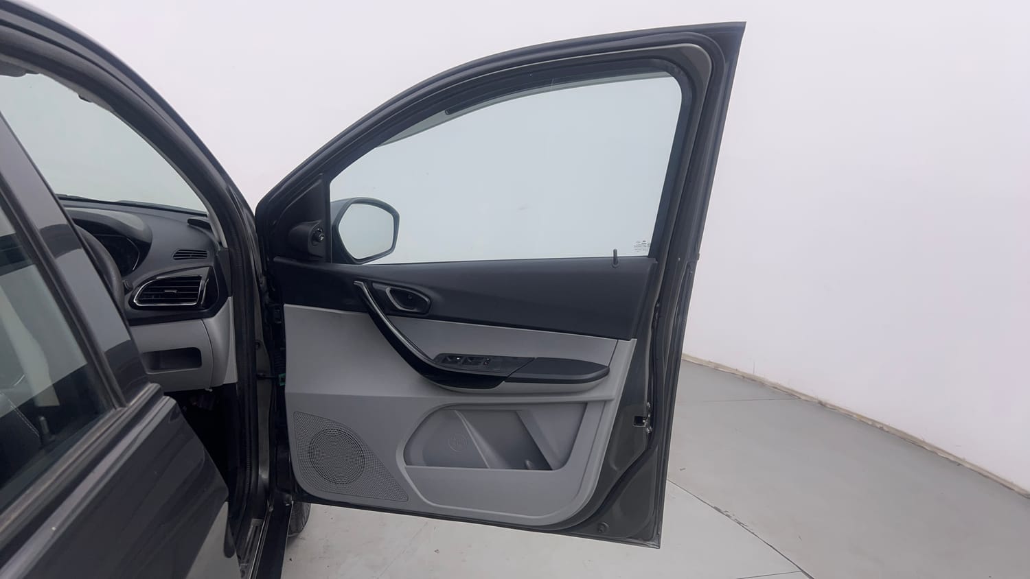 Used 2020 Tata Tiago XT Petrol Manual interior RIGHT FRONT DOOR OPEN VIEW