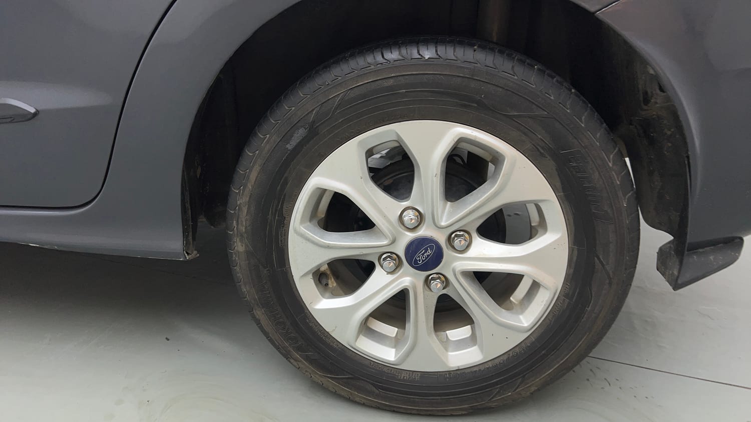 Used 2018 Ford Figo Aspire Titanium 1.2 Ti-VCT Petrol Manual tyres LEFT REAR TYRE RIM VIEW