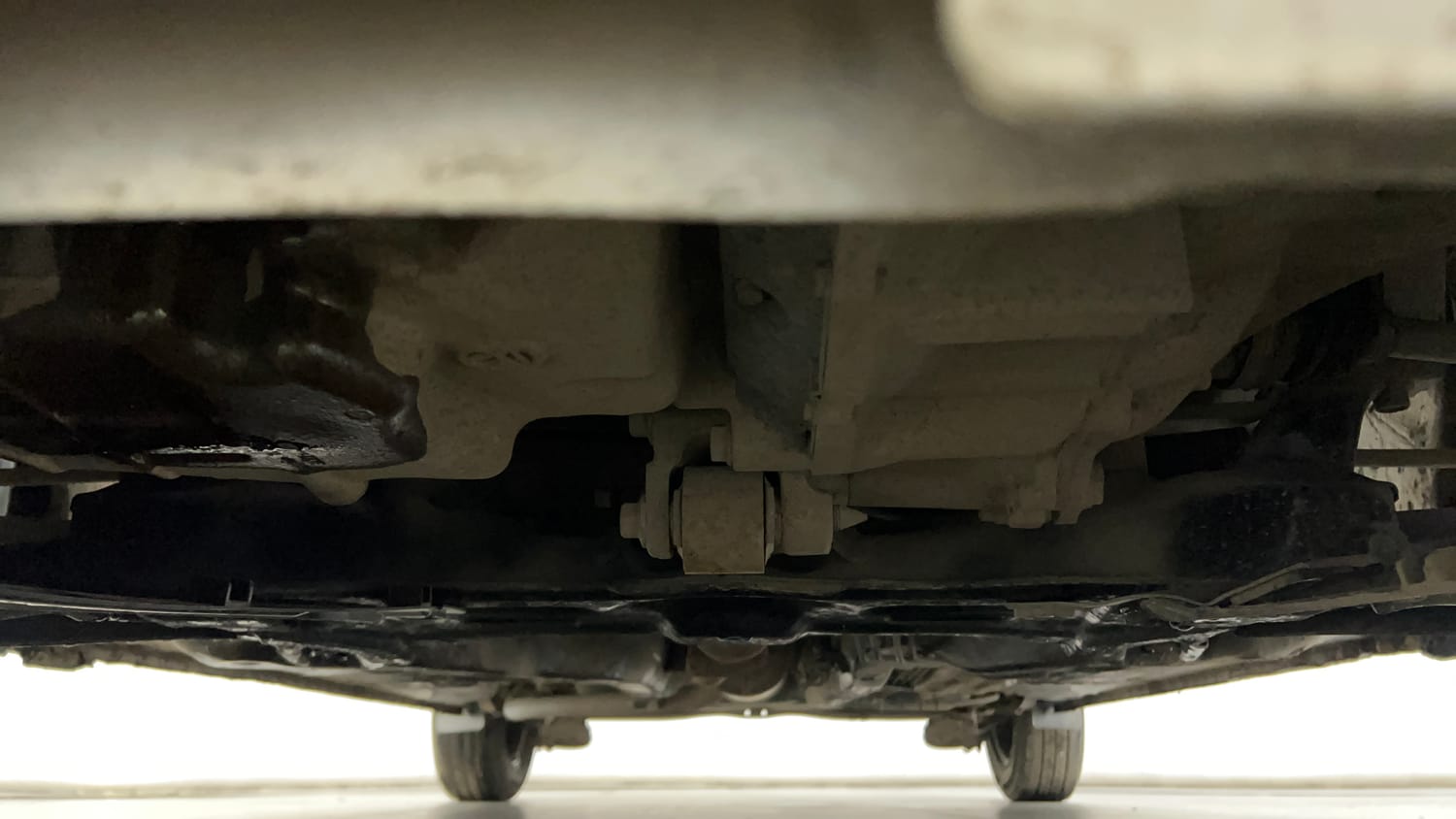 Used 2016 Honda Amaze 1.2 SX i-VTEC Petrol Manual extra FRONT LEFT UNDERBODY VIEW