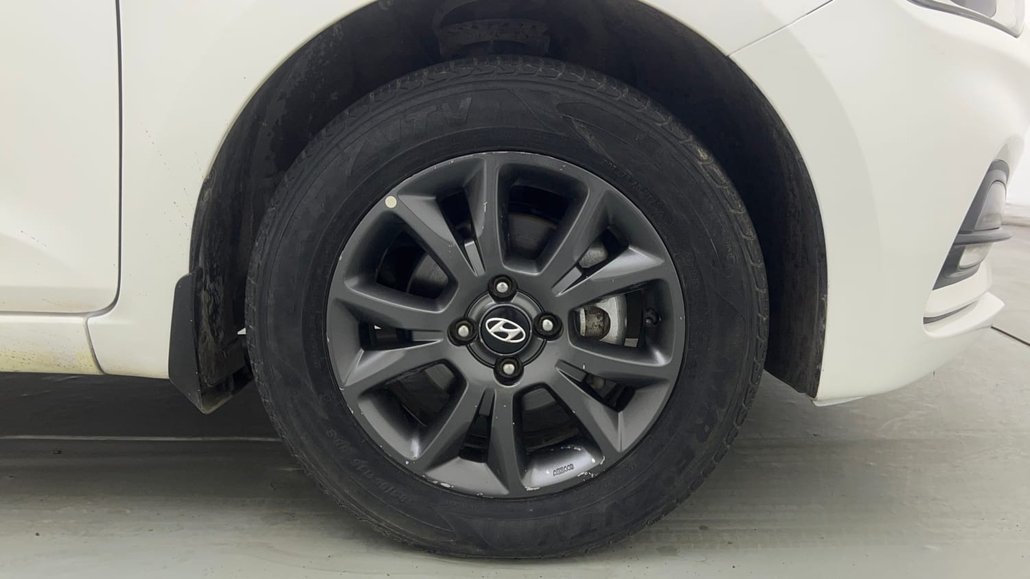 Used 2019 Hyundai Elite i20 Sportz Plus 1.2 Petrol Manual tyres RIGHT FRONT TYRE RIM VIEW