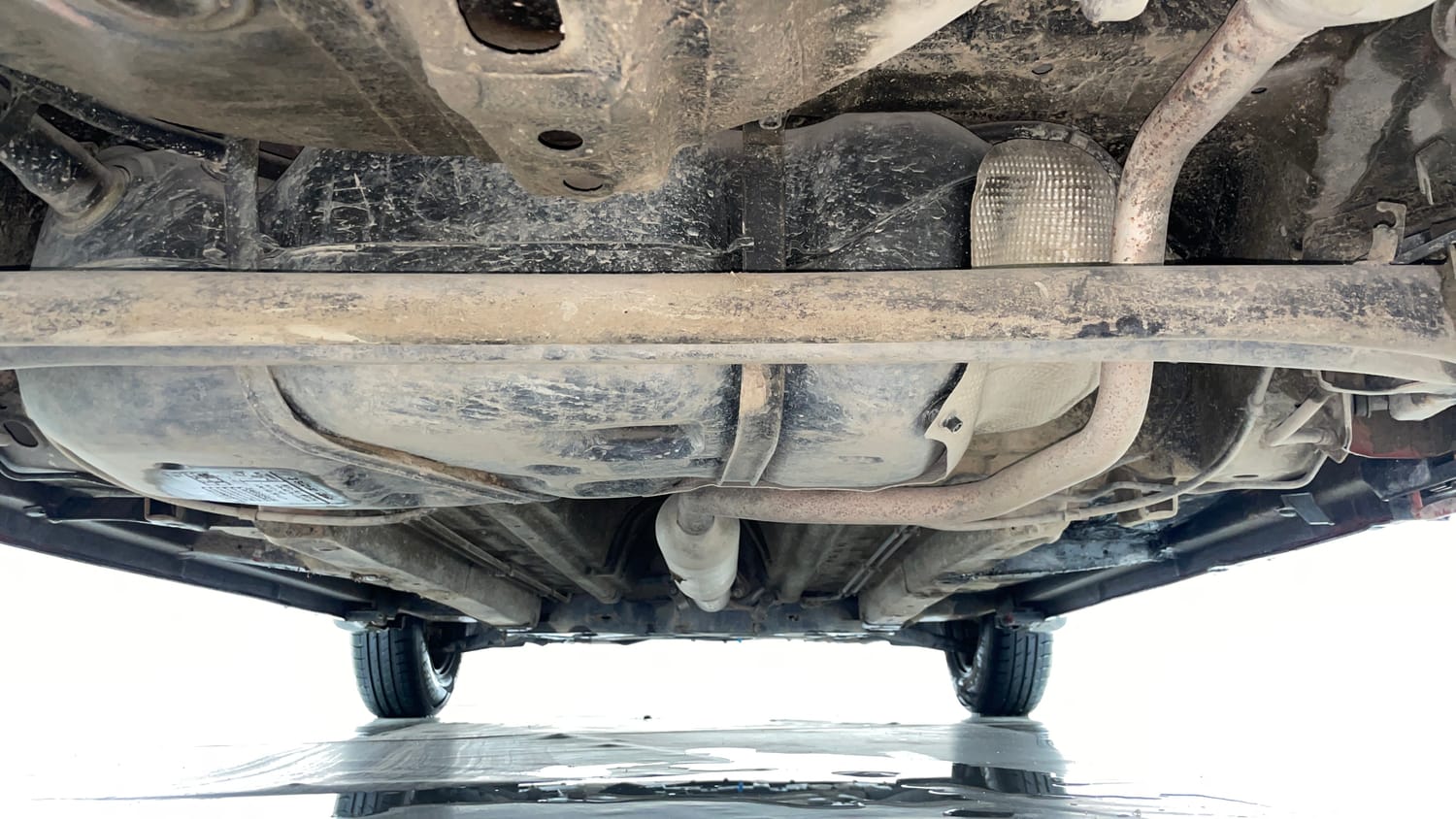 Used 2015 Maruti Suzuki Swift VXi Petrol Manual extra REAR UNDERBODY VIEW (TAKEN FROM REAR)