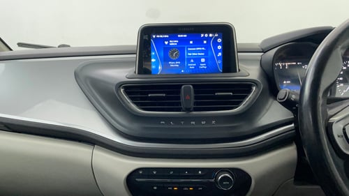 Used 2023 Tata Altroz XZ Plus Diesel Diesel Manual interior MUSIC SYSTEM & AC CONTROL VIEW