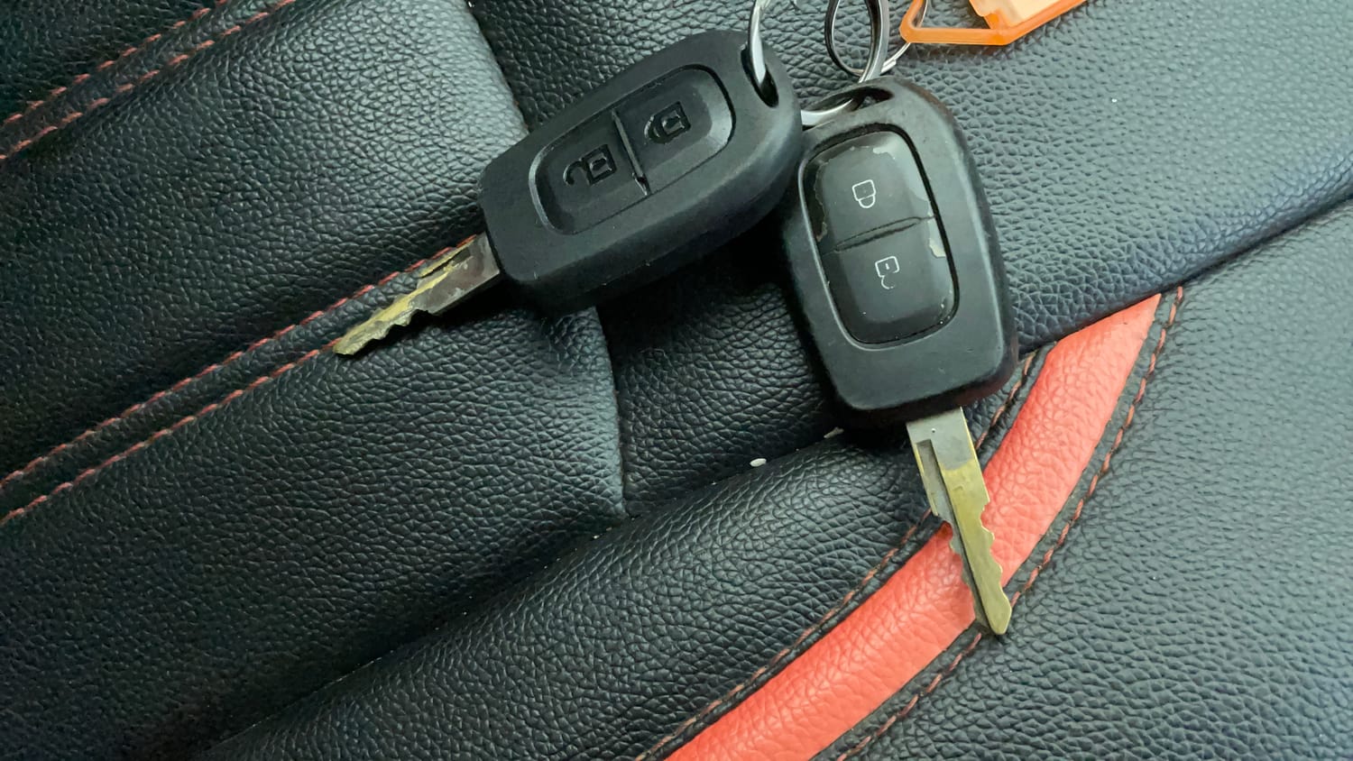 Used 2023 Renault Kwid RXT 1.0 AMT Petrol Automatic extra CAR KEY VIEW