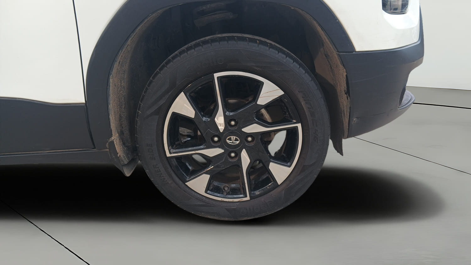 Used 2022 Tata Punch Creative MT Petrol Manual tyres RIGHT FRONT TYRE RIM VIEW