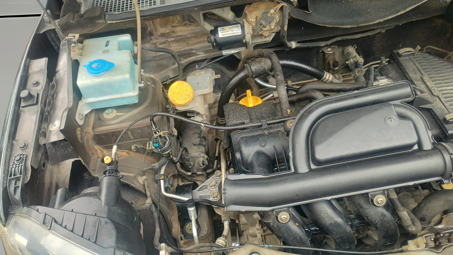 Used 2019 Renault Kwid RXT Opt Petrol Manual engine ENGINE RIGHT SIDE VIEW