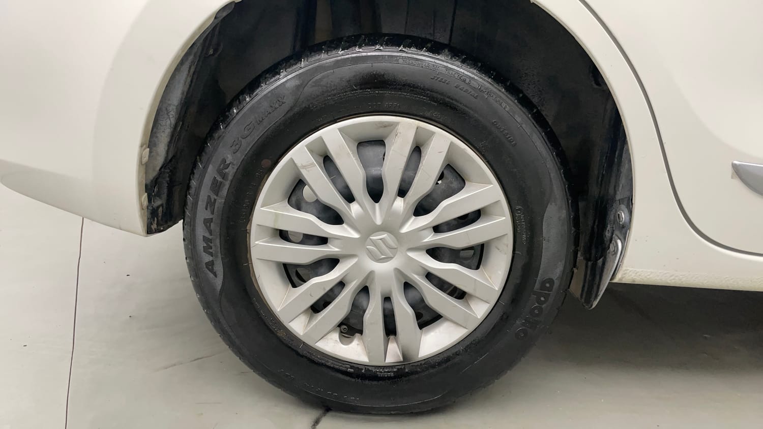 Used 2019 Maruti Suzuki Dzire VXi AMT Petrol Automatic tyres RIGHT REAR TYRE RIM VIEW