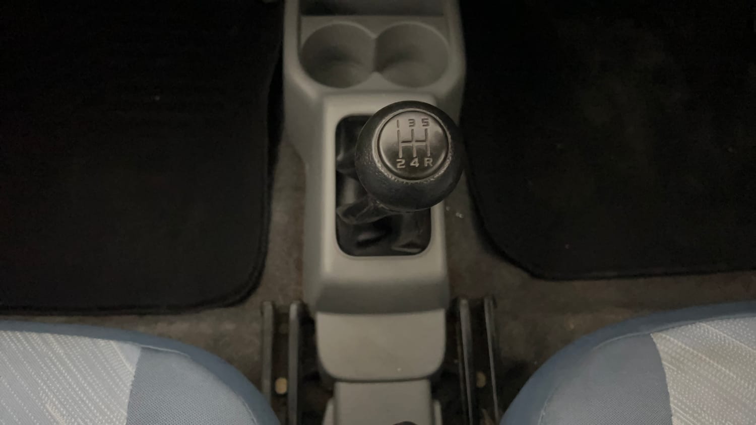 Used 2013 Maruti Suzuki Alto K10 LXi Petrol Manual interior GEAR  KNOB VIEW